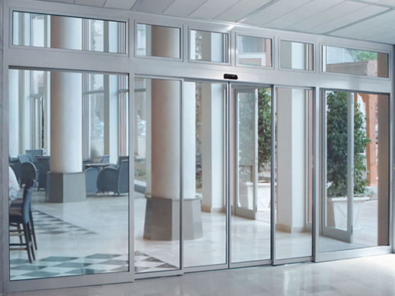 Automatic sliding door set